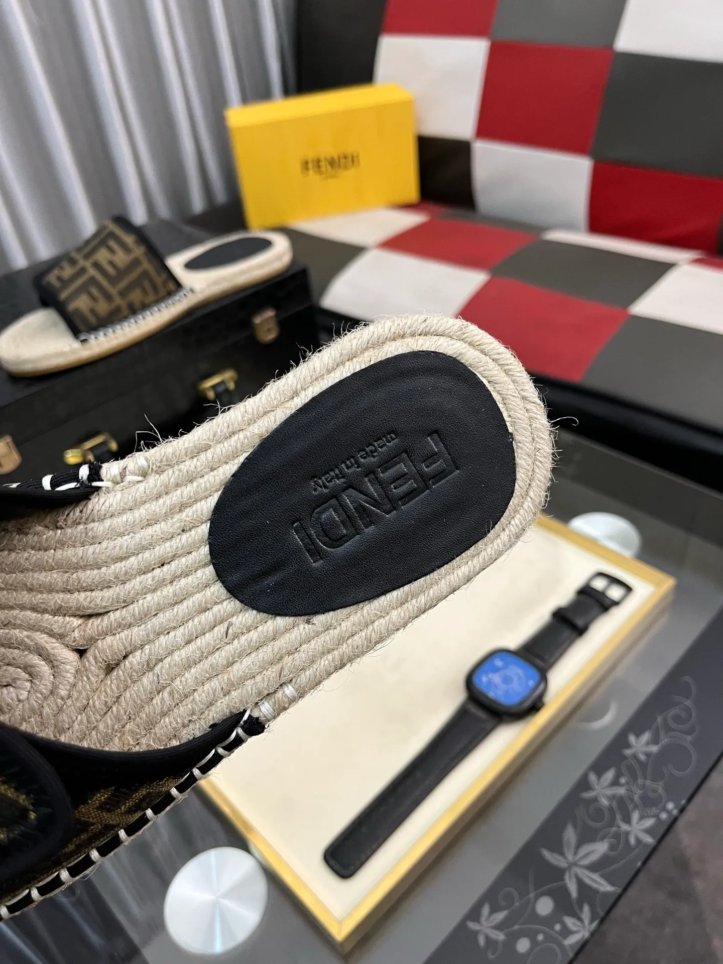 Men's shoes💰320⌚️⌚️[FENDI~Fendi slippers] High-end men's shoes brand official website 1:1 latest masterpiece: original mold customization, fabrics made of imported original materials, upgraded outsole, lighter, top quality in the market, simple and tasteful, a must-have for fashionistas, fashion is at your feet, full of confidence, the same style at the counter👍The season of summer slippers is here. Yardage: 38-44. Can be customized45.46.47